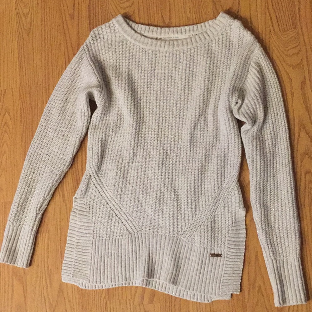 Toms sweater